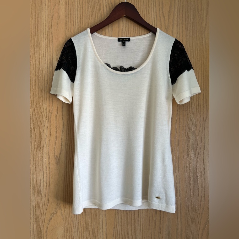 Escada | Women’s SZ M | Cream Short Sleeve Top | Black Lace Accents EUC